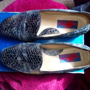 Georgio Brutini snakeskin loafers size 9